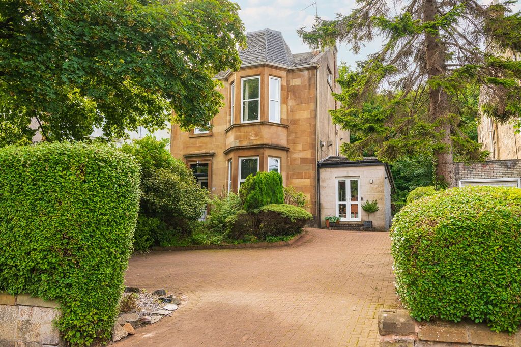 Property photo 1 of 32