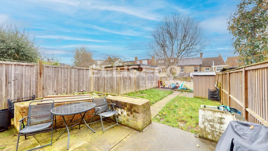 Property photo 1 of 20 Picture No. 16