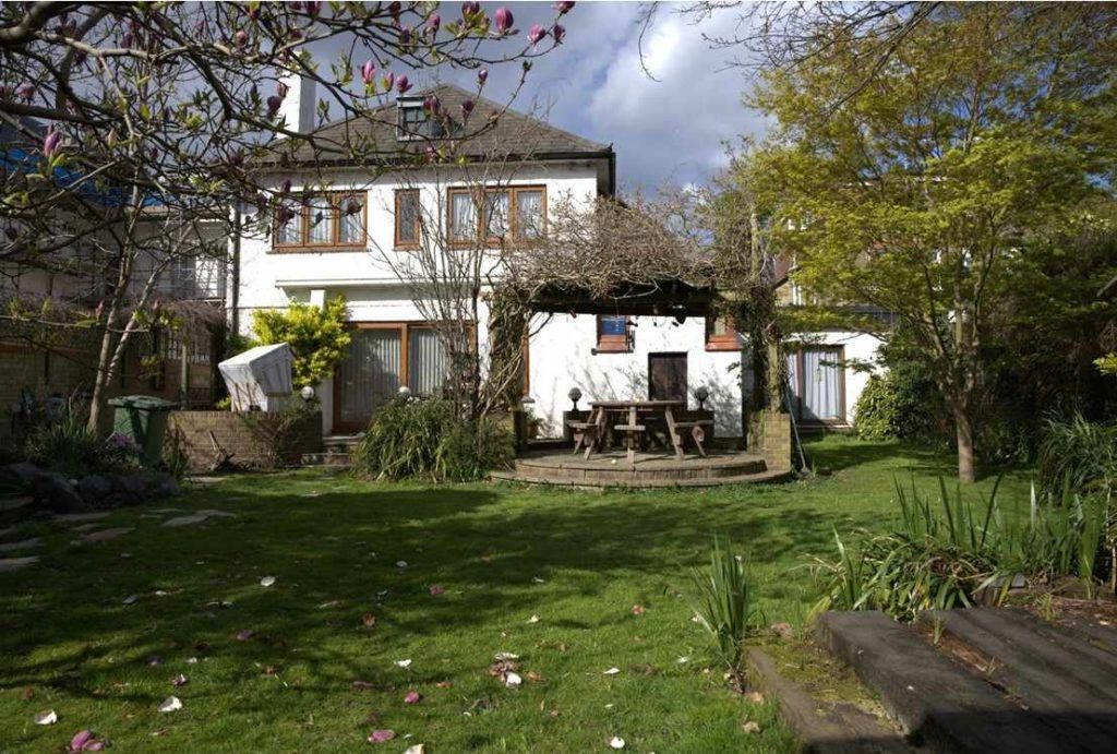 Property photo 1 of 27