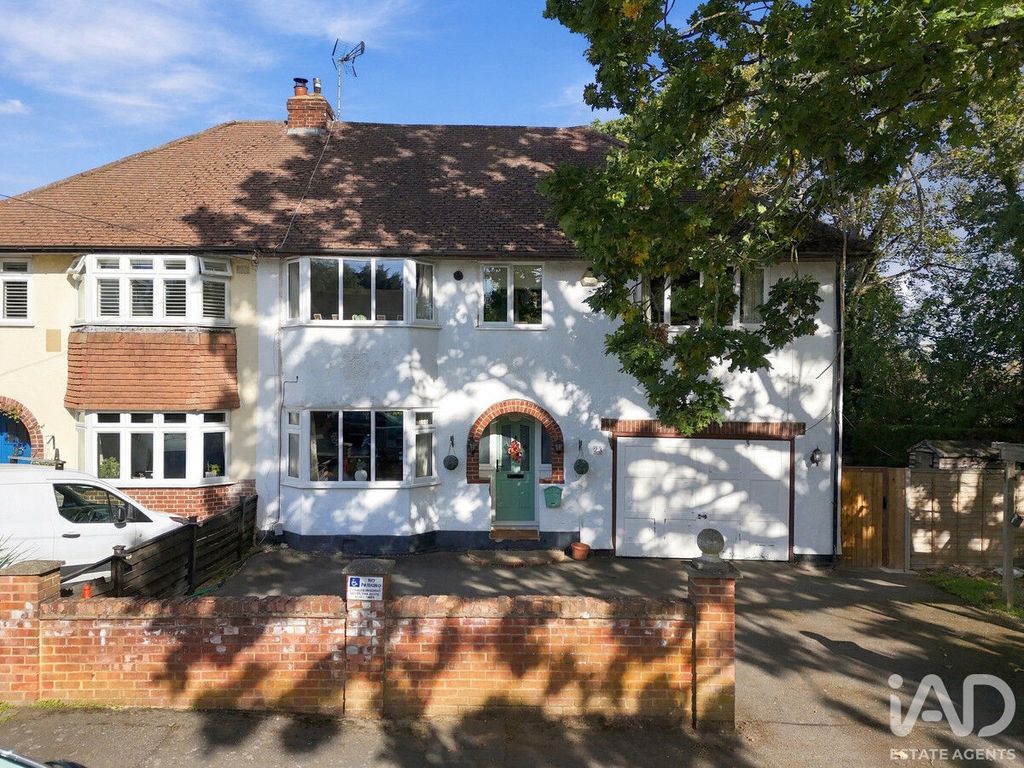 Property photo 1 of 32