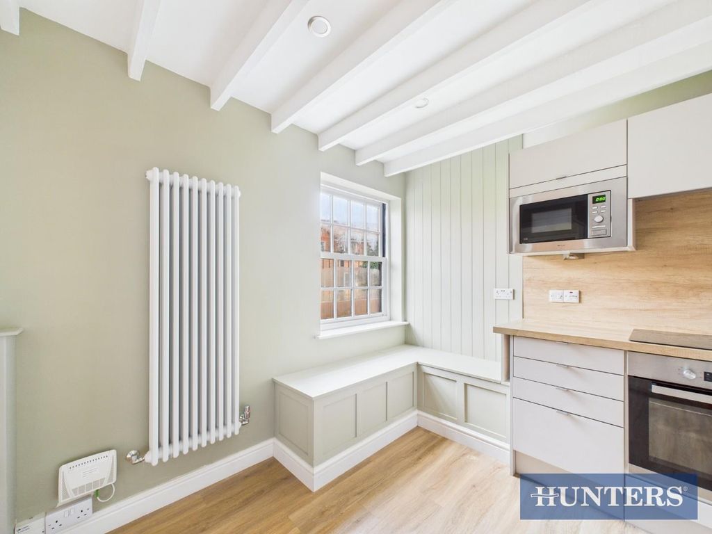 Property photo 3 of 11 Cam01450G0-Pr0281-Still024.Jpg