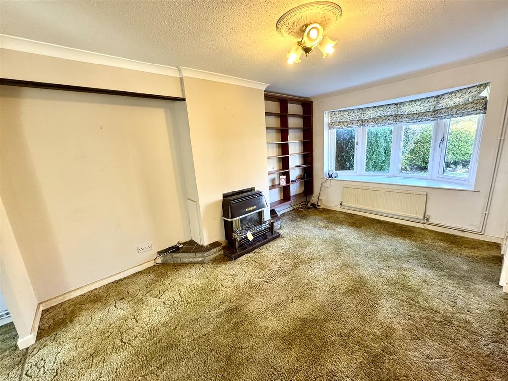 Property photo 2 of 11 Lounge