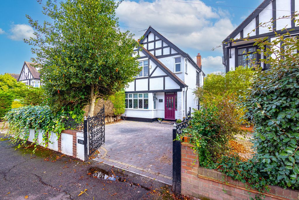 Property photo 1 of 40