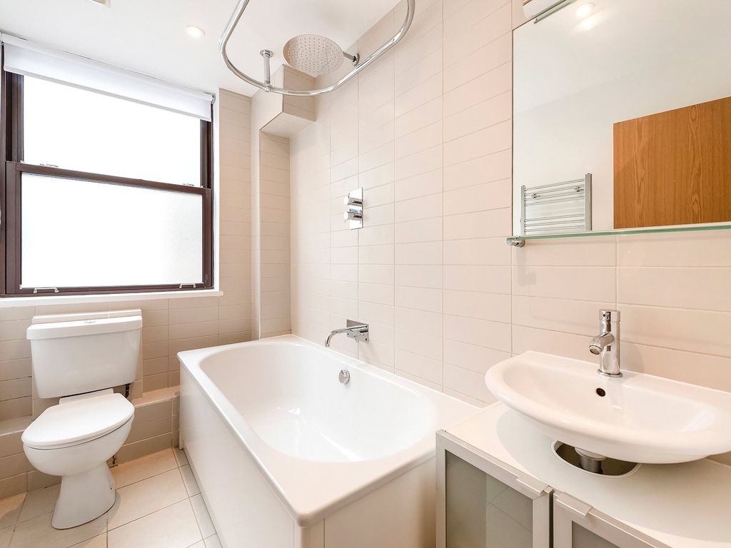 Property photo 3 of 7 Poland Street