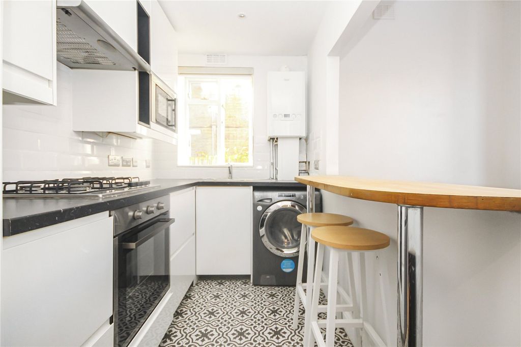 Property photo 2 of 12 Kitchen