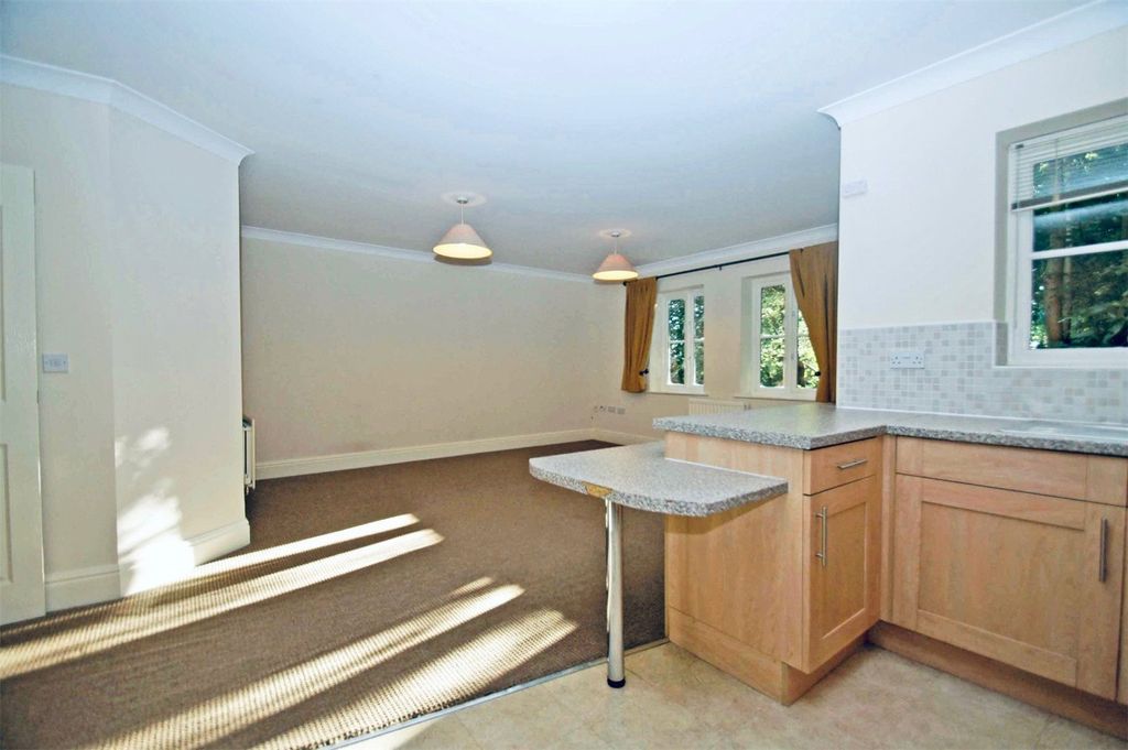 Property photo 3 of 20 Kitchen