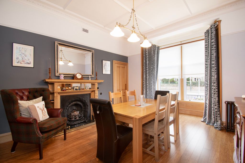 Property photo 3 of 39 Dining Room