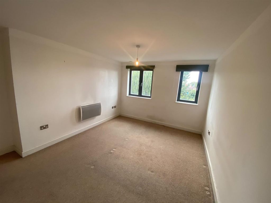 Property photo 2 of 9 Bedroom (6).Jpeg