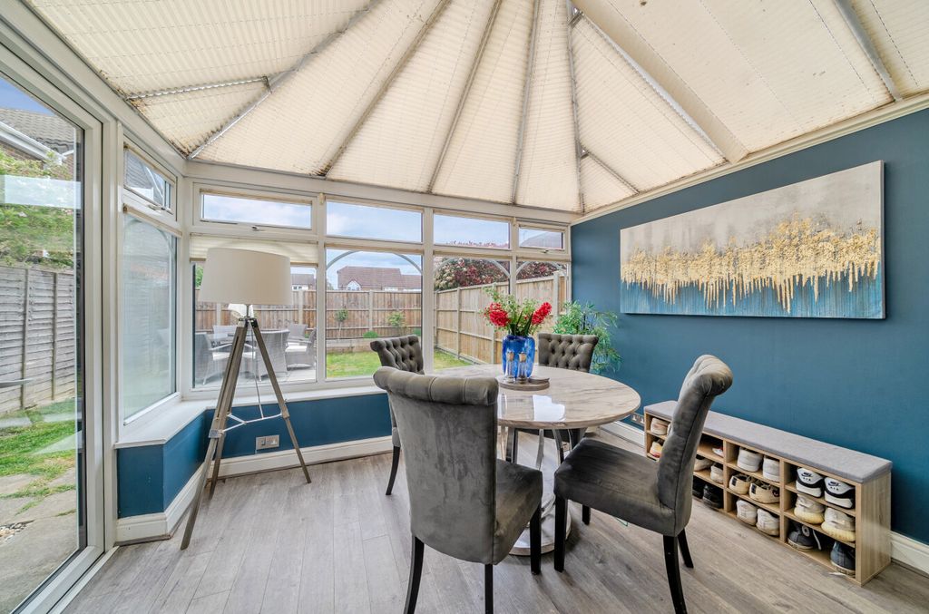 Property photo 3 of 14 1447241-17-69E646...