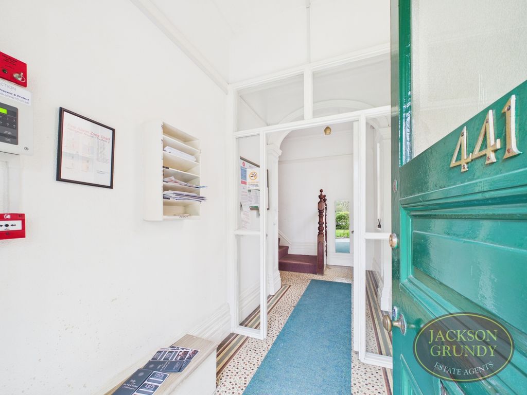 Property photo 2 of 11 Wellingborough Road