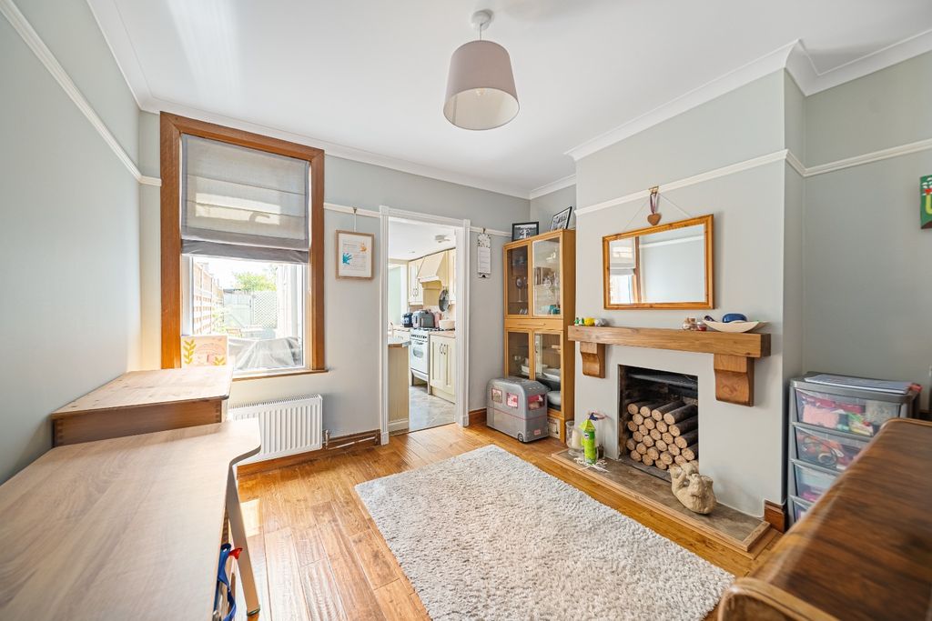 Property photo 3 of 12 4295104