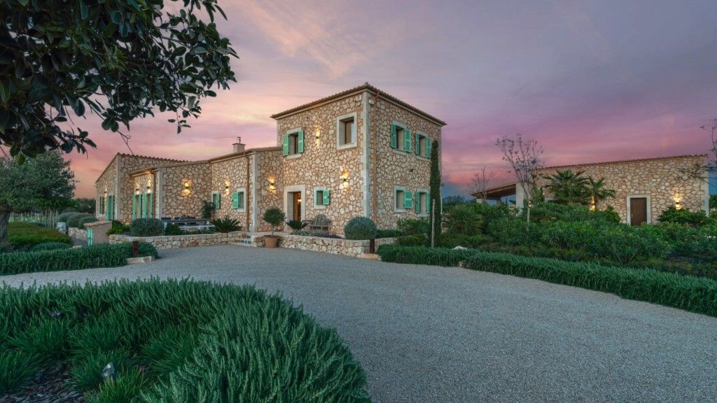 Property photo 2 of 20 Ns Exterior (1)