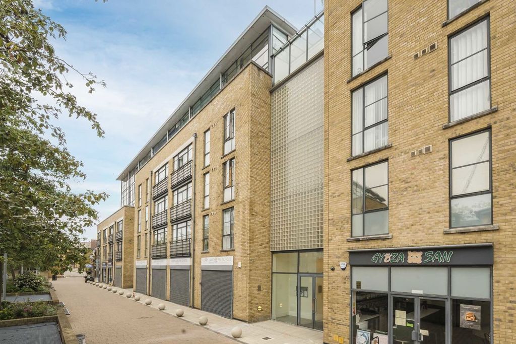 Property photo 1 of 5