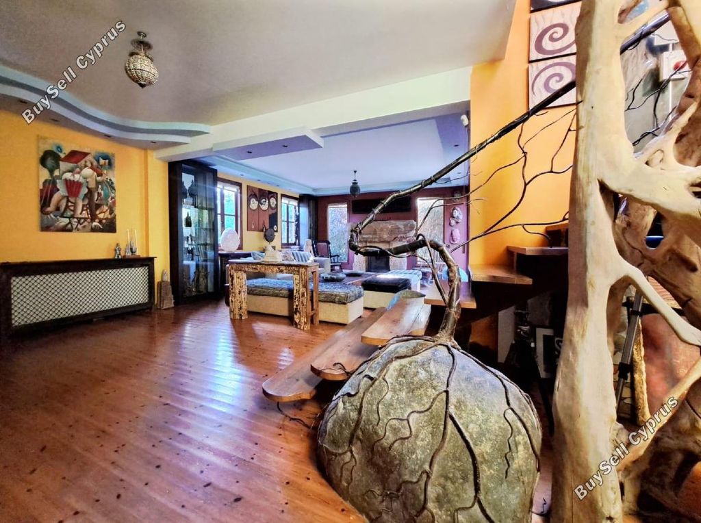 Property photo 3 of 36