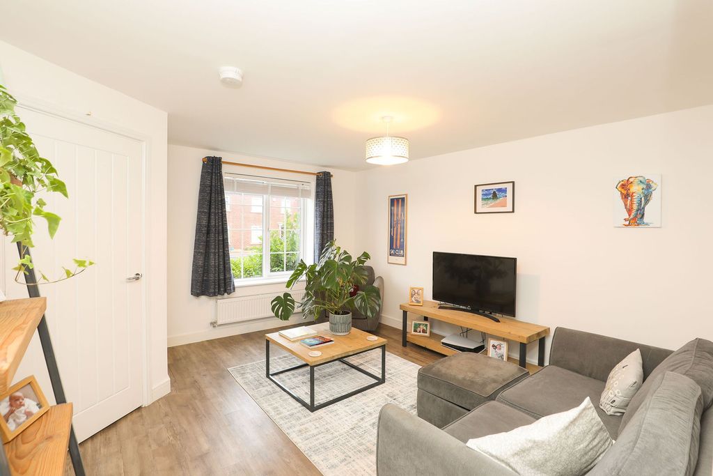 Property photo 2 of 24