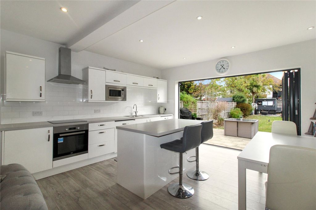 Property photo 3 of 20 Picture No. 22