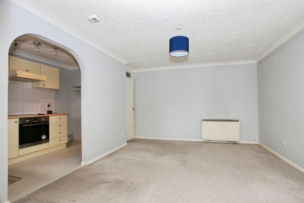 Property photo 2 of 14