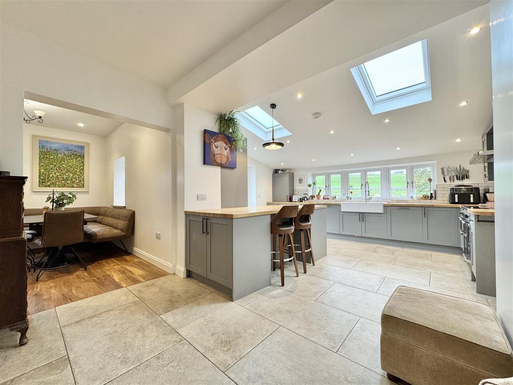 Property photo 3 of 46 Img_9865.Jpeg