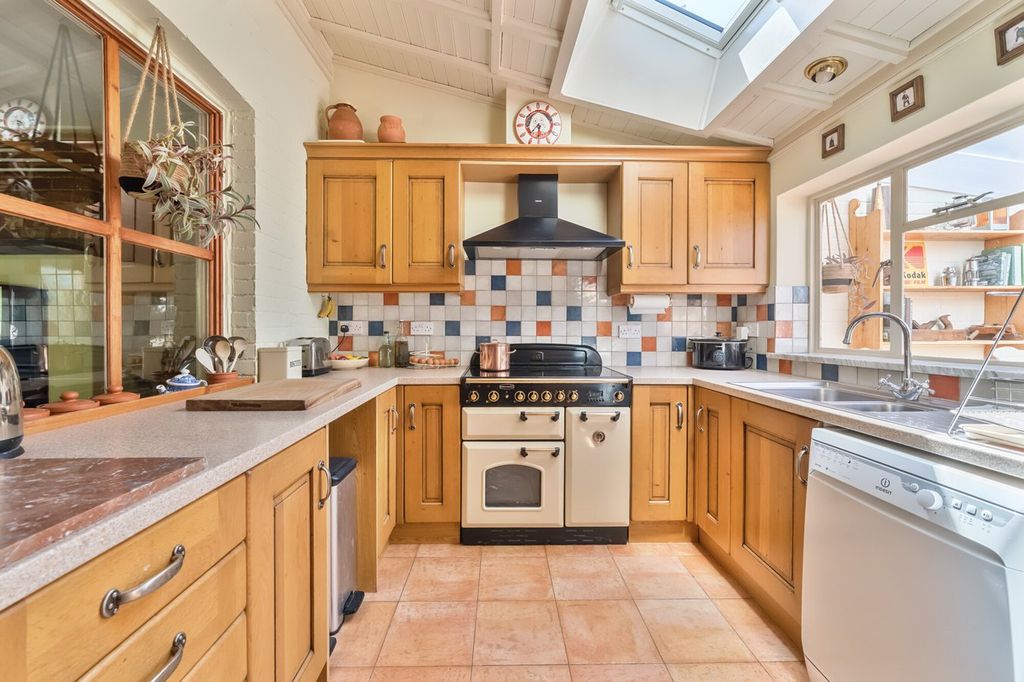 Property photo 3 of 17