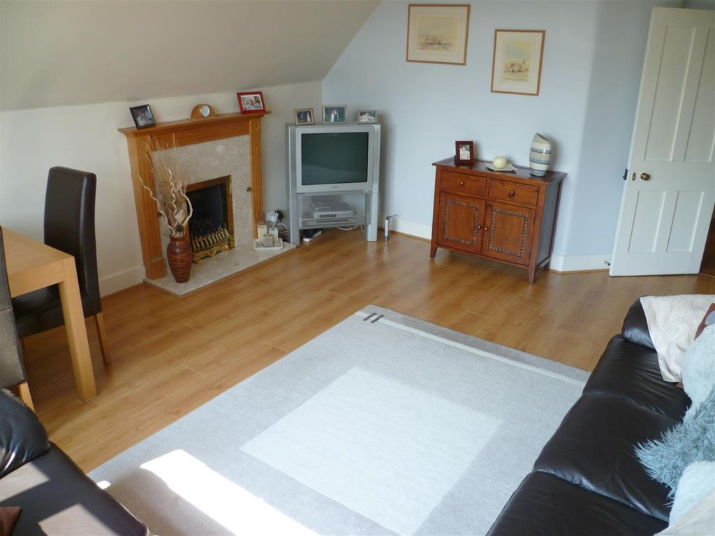 Property photo 3 of 9 4889512