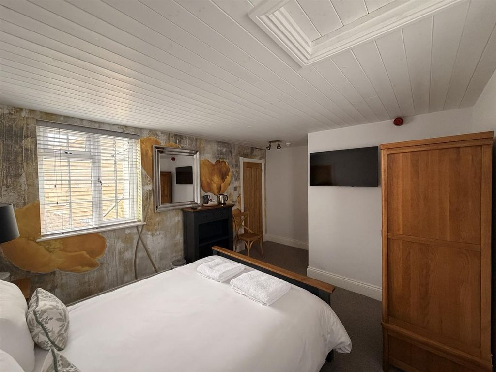 Property photo 3 of 6 .Bedroom..Jpg