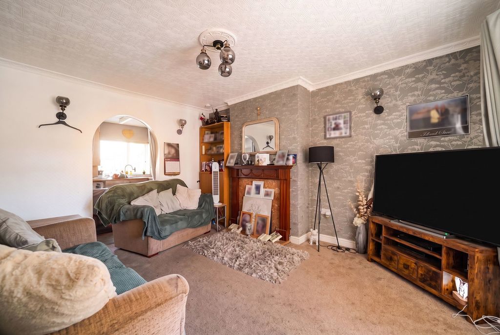 Property photo 3 of 16