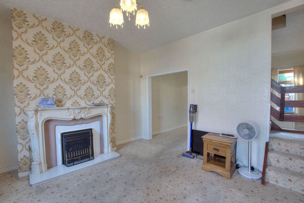 Property photo 3 of 17 3. Living Room