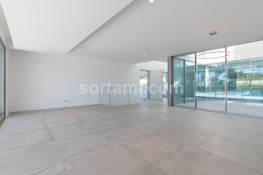 Property photo 2 of 48
