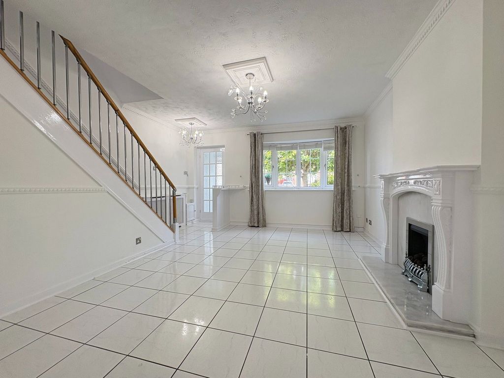 Property photo 2 of 23