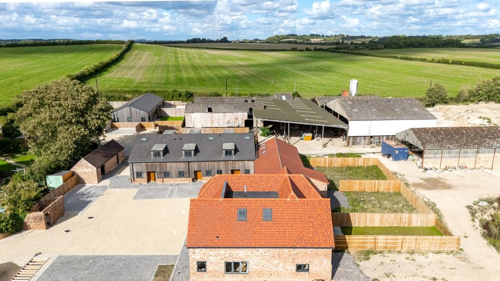 Property photo 3 of 12 Picture No. 24