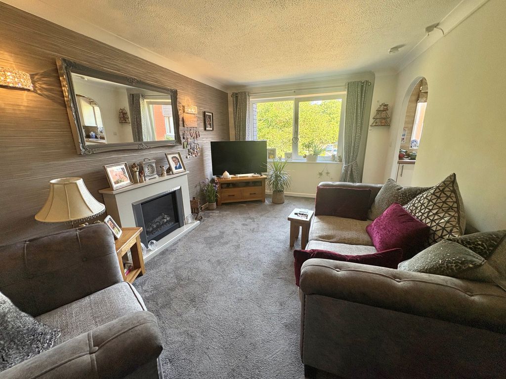Property photo 1 of 5