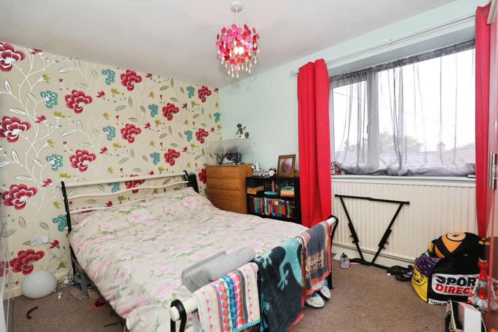 Property photo 3 of 19 Bedroom