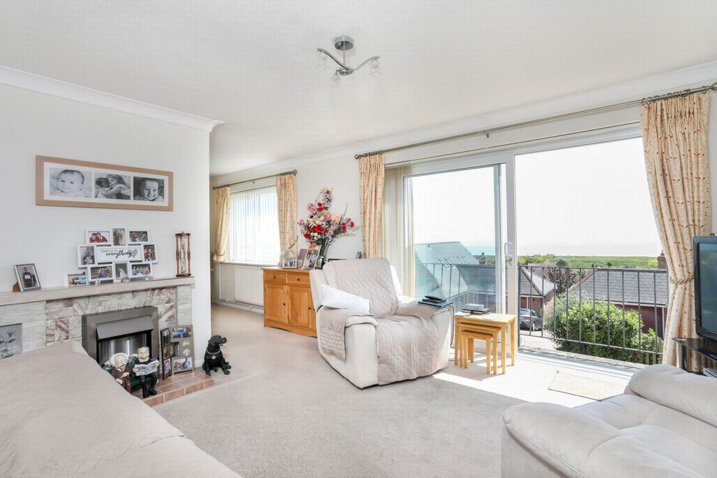 Property photo 3 of 18 Sitting Room