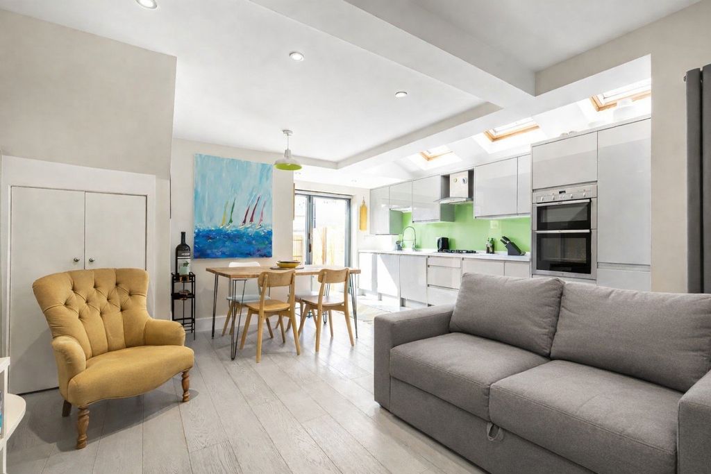 Property photo 1 of 7 Picture No. 11