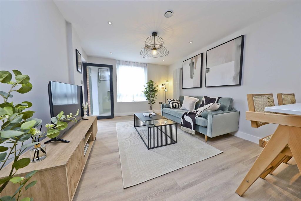 Property photo 2 of 14