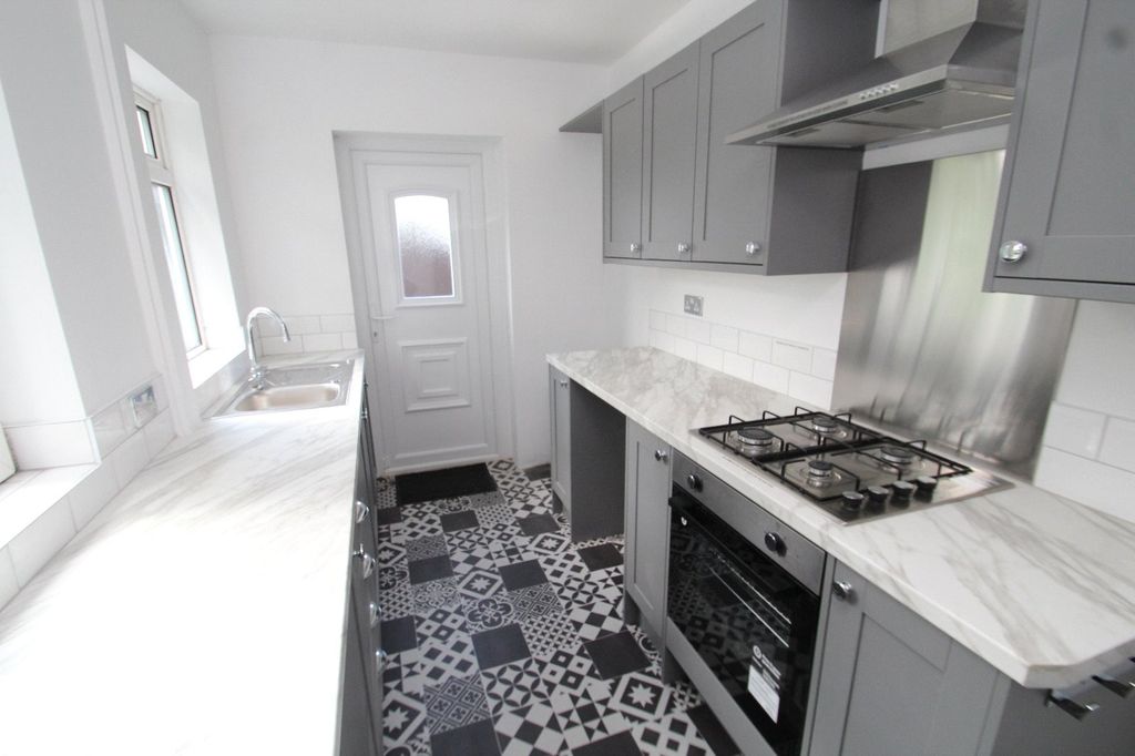 Property photo 2 of 14 Picture No. 02