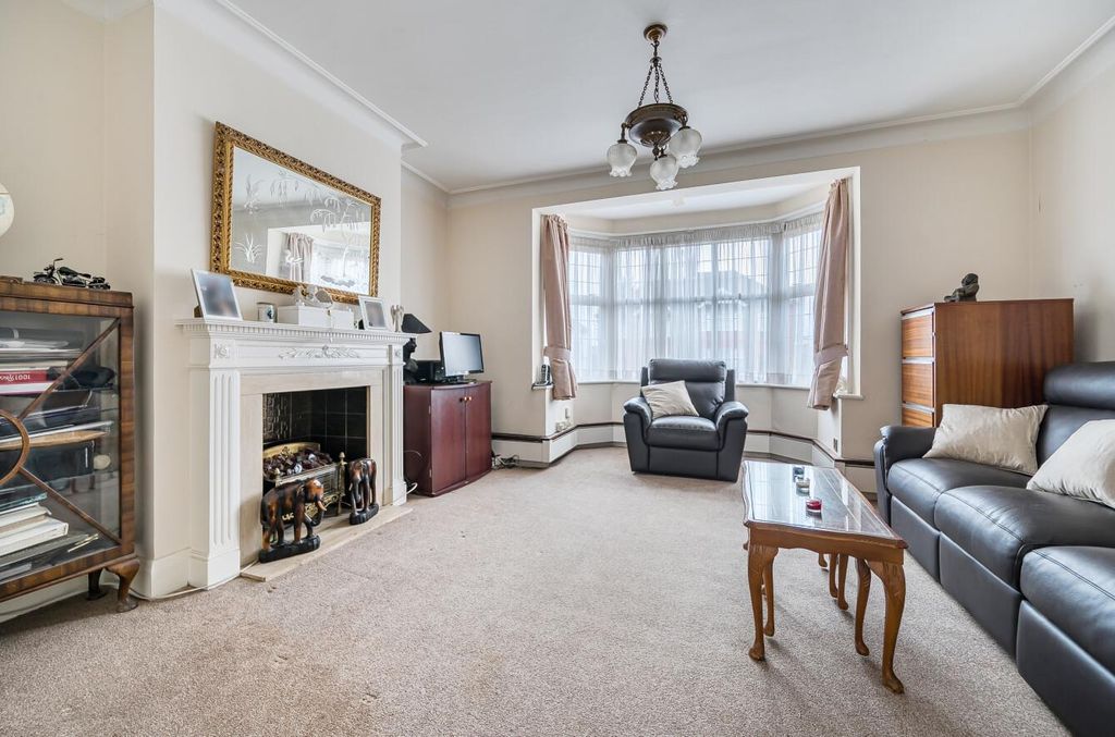 Property photo 2 of 20 1404668-15-6980Bad833Bdd.Jpg