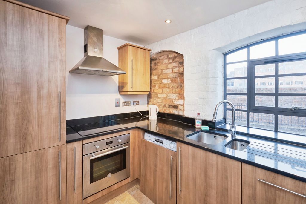 Property photo 3 of 14 Kitchen