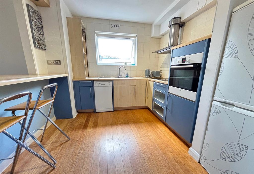 Property photo 2 of 14 29 High Point Kitchen.Jpg