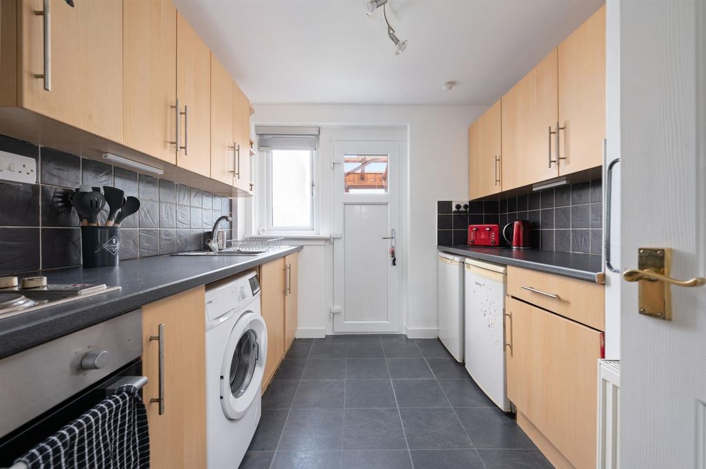 Property photo 3 of 24 6.Jpg