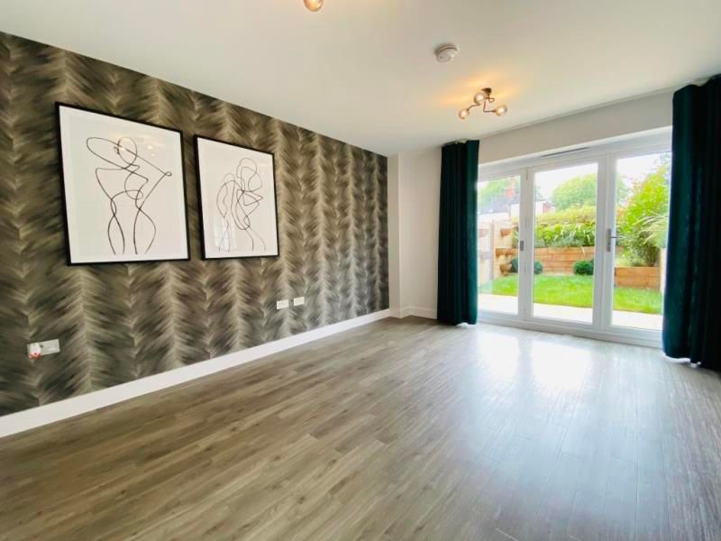 Property photo 3 of 7 Living Room