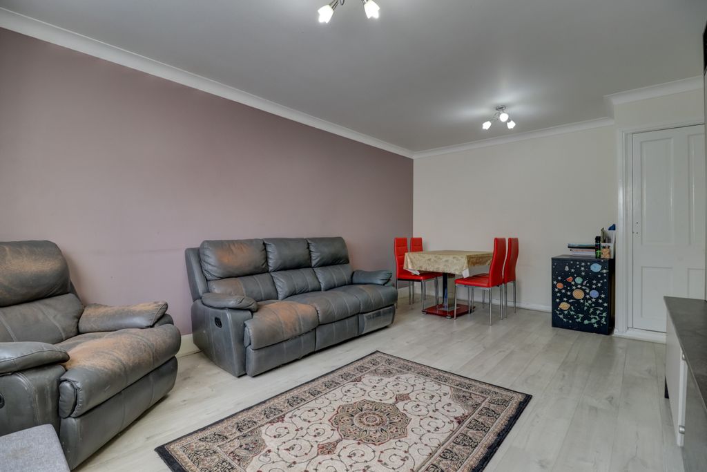 Property photo 3 of 12 Picture No. 11