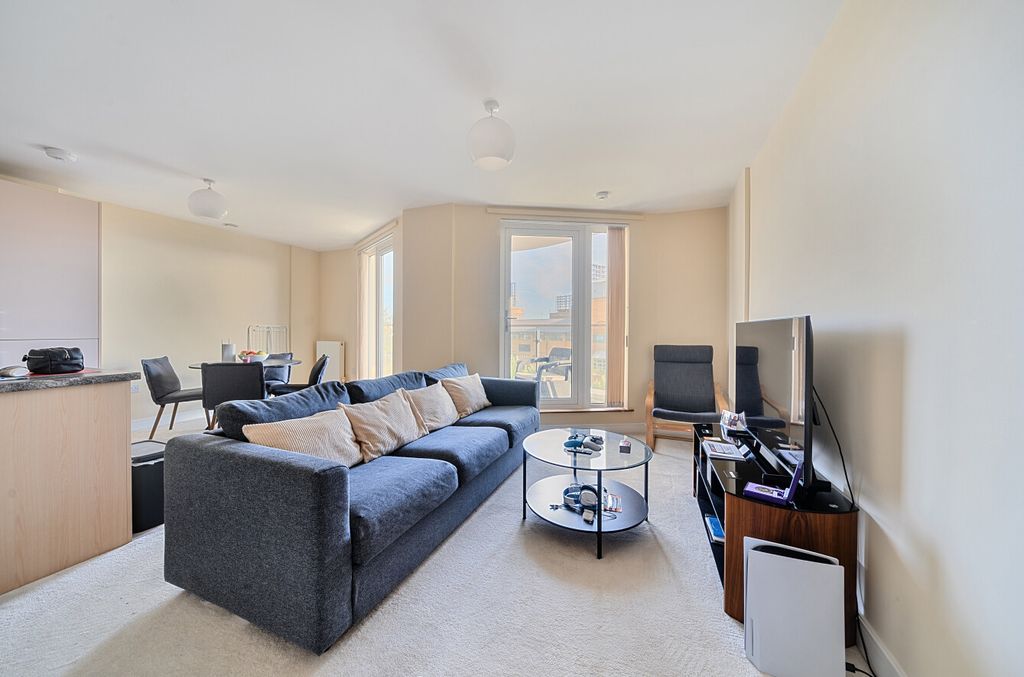 Property photo 2 of 10 1290491-9-6830B2A...