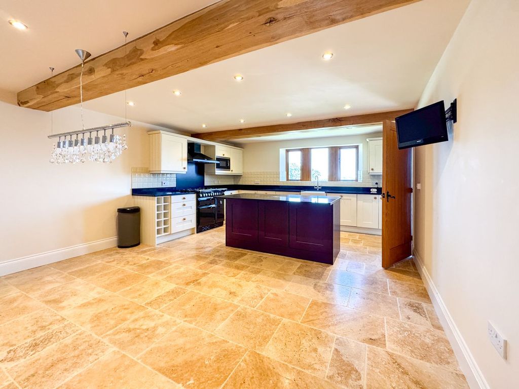 Property photo 2 of 29