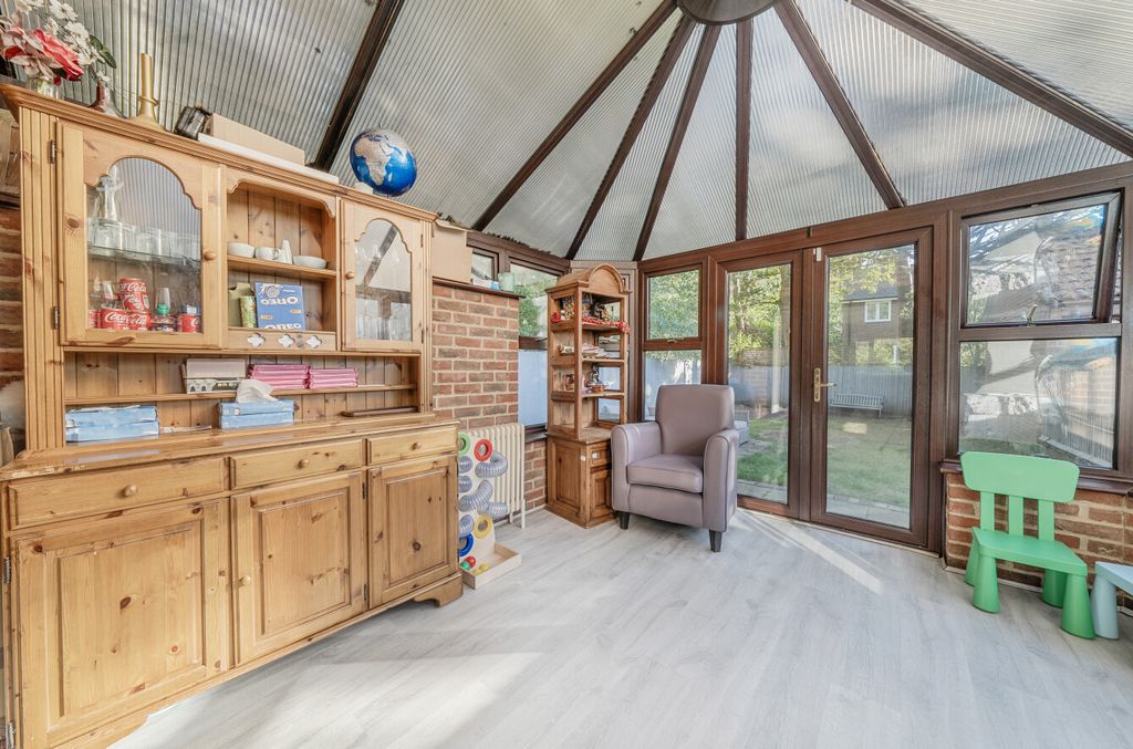 Property photo 3 of 16 1354645-19-68d17B...