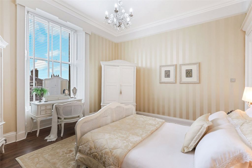 Additional image 10 of 4 bed flat for saleBrisbane Street, Greenock, Inverclyde PA16