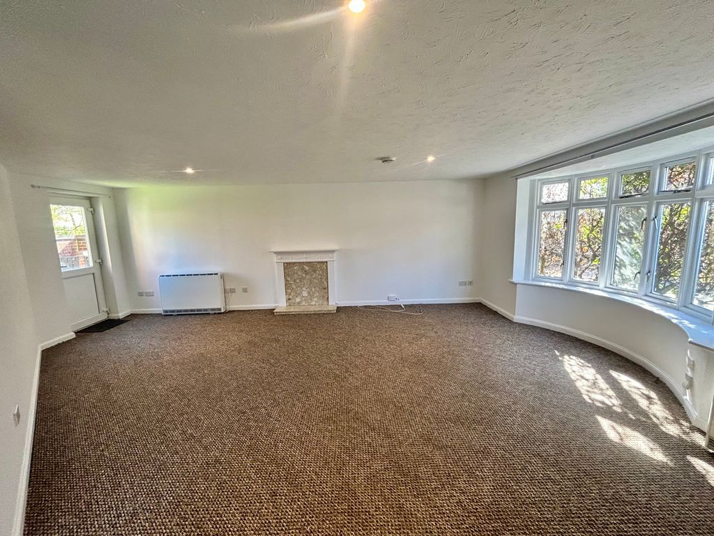 Property photo 3 of 9 Living Room