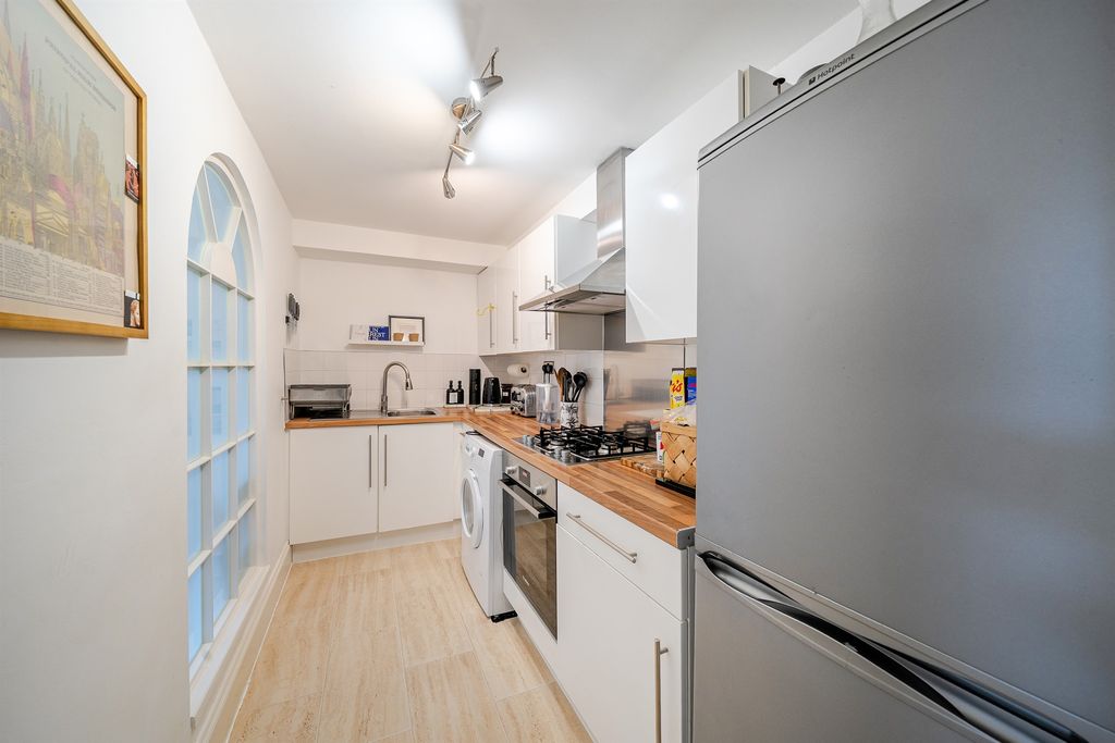 Property photo 3 of 12