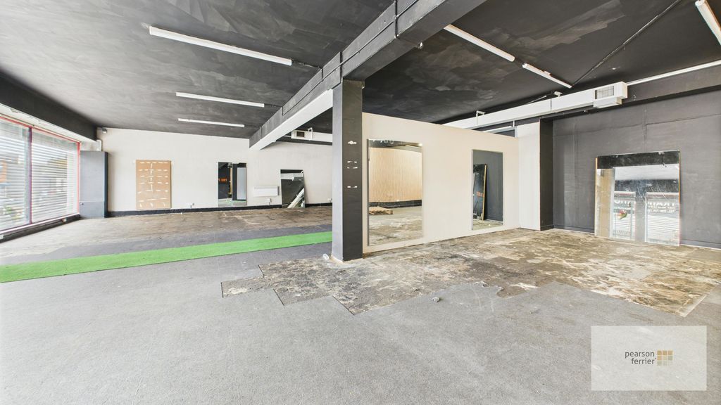 Property photo 3 of 17 Ground Floor