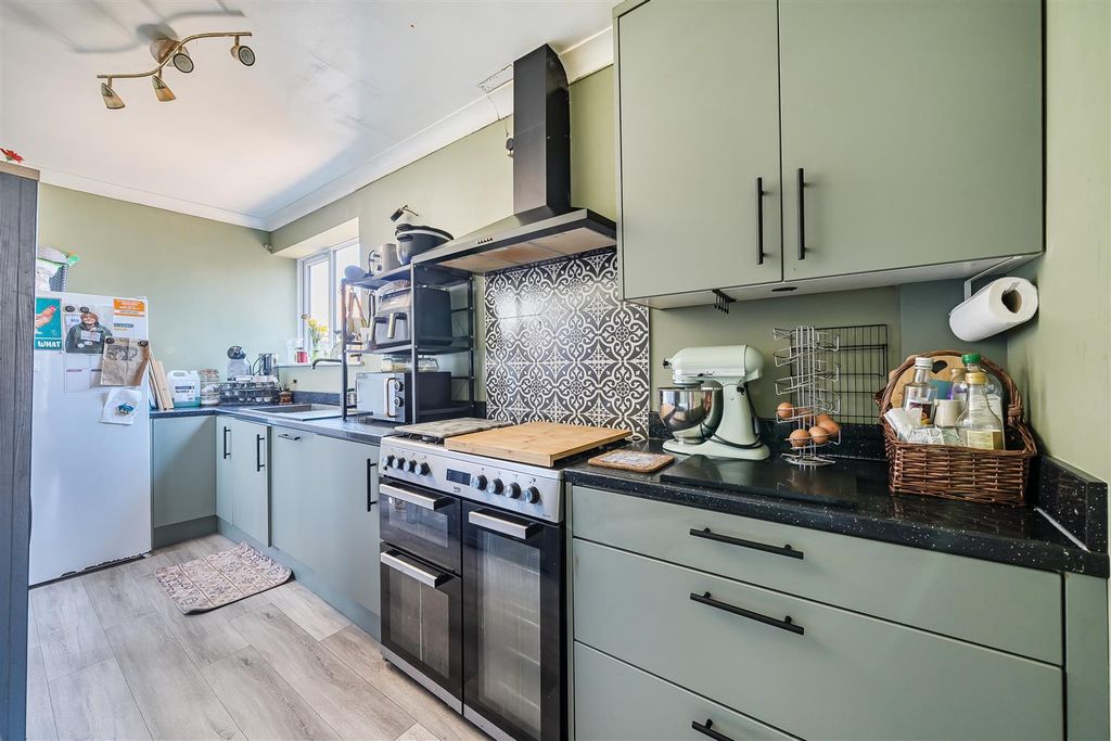 Property photo 3 of 14 Kitchen